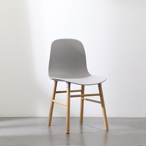 Solid Wood Leg Molded Plastic Shell Dining Side Chair